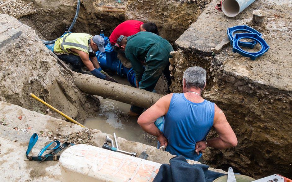 tuyau débouche canalisation Voisins-le-Bretonneux